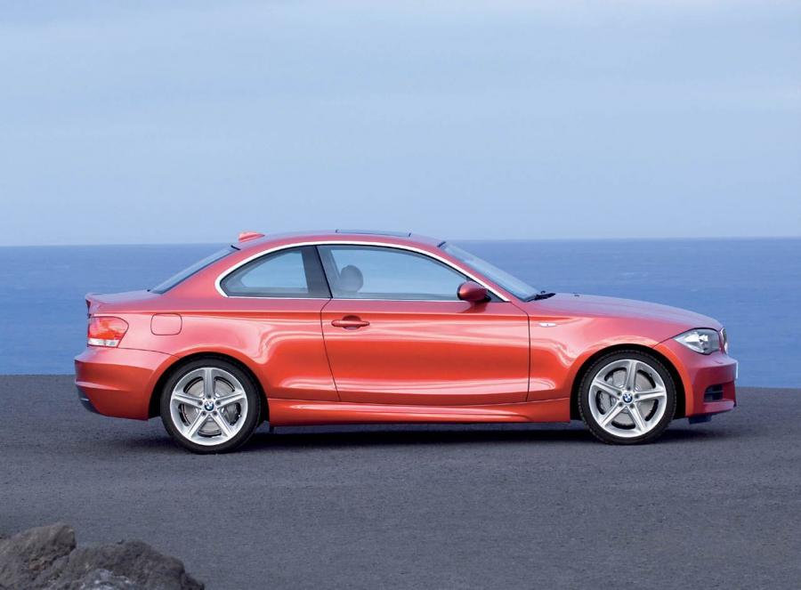  BMW 1-Series Coupe 2007 года  (фото 18 из 40)